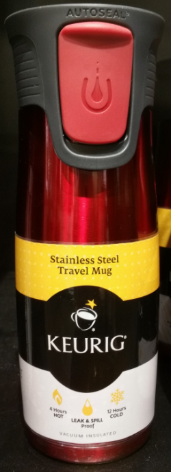 Keurig标本显示了旅行杯的商标使用。 标本是带有标签的旅行杯的照片。 商标显着显示在标签的中心。